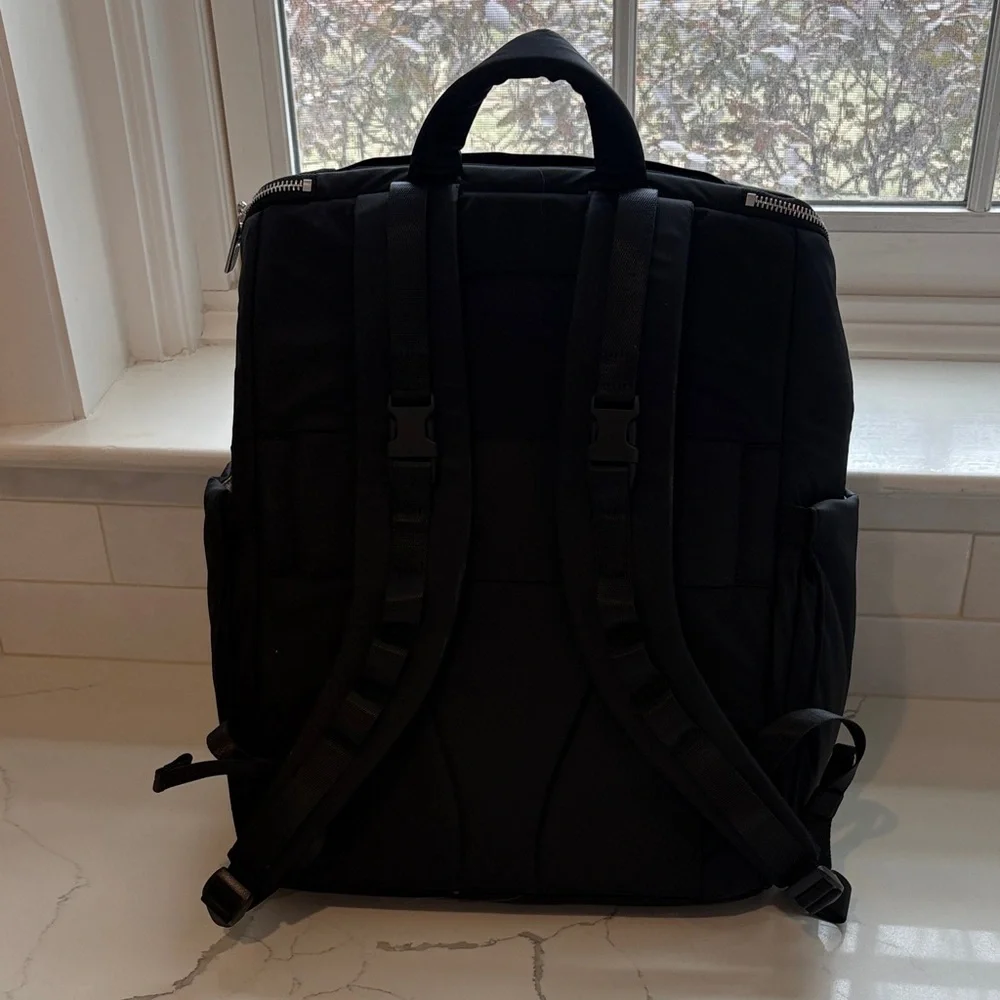 lululemon athletica new parent Black Backpack and Pouch - Picture 3 of 8